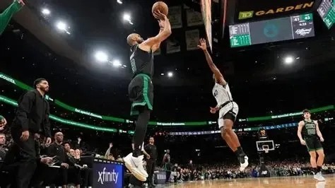 星空体育官网-马刺克绿军·小白：都教完了，前进吧！