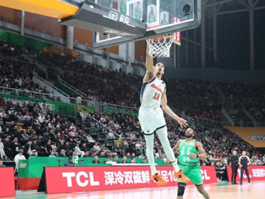 星空体育官网-酸死了，辽宁电台解说吐槽广东靠外援，官媒跟自媒体已经没区别了